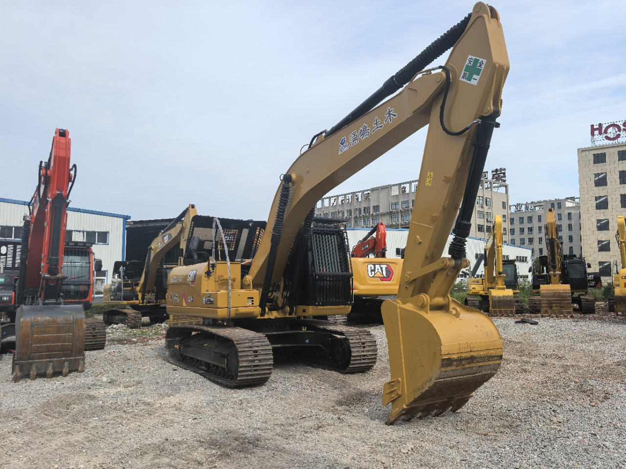 CATERPILLAR 320D - Гусеничный экскаватор: фото 2 CATERPILLAR 320D - Гусеничный экскаватор: фото 2