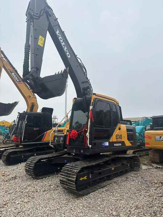 China Brand Used VOLVO EC140 Mini Excavator 6ton Crawler Earth Digger Machine for Sale - Мини-экскаватор: фото 3 China Brand Used VOLVO EC140 Mini Excavator 6ton Crawler Earth Digger Machine for Sale - Мини-экскаватор: фото 3