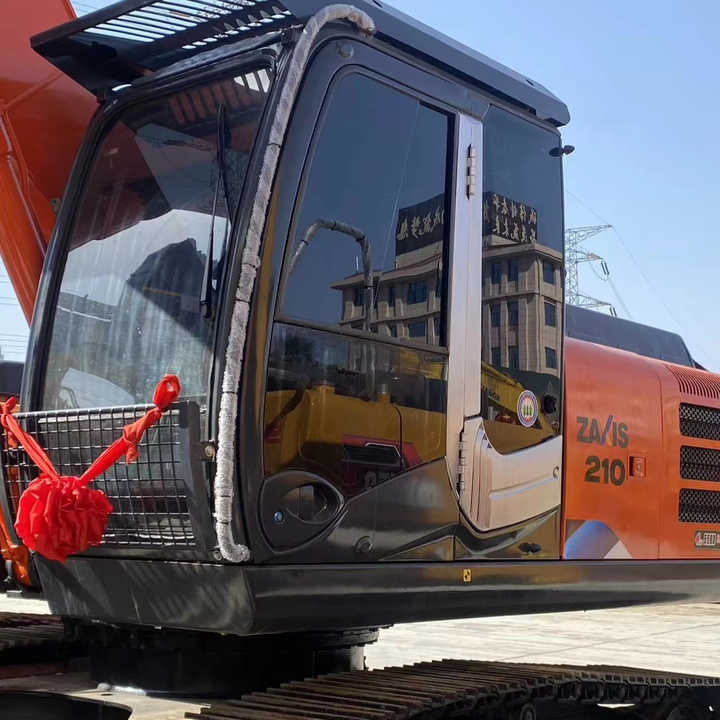 Hitachi Brand Zx210 Crawler Excavator 21tons Digger for Sale Used Hitachi Zx200 210 350 Excavator in Stock on Sale - Гусеничный экскаватор: фото 1 Hitachi Brand Zx210 Crawler Excavator 21tons Digger for Sale Used Hitachi Zx200 210 350 Excavator in Stock on Sale - Гусеничный экскаватор: фото 1