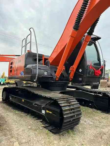 Hitachi Brand Zx210 Crawler Excavator 21tons Digger for Sale Used Hitachi Zx200 210 350 Excavator in Stock on Sale - Экскаватор: фото 4 Hitachi Brand Zx210 Crawler Excavator 21tons Digger for Sale Used Hitachi Zx200 210 350 Excavator in Stock on Sale - Экскаватор: фото 4