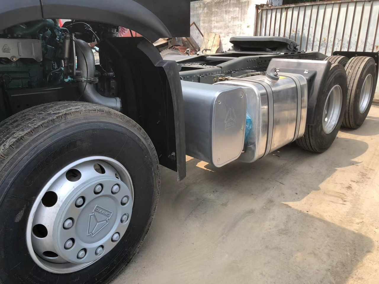 Howo HOWO 371 - Тягач: фото 2 Howo HOWO 371 - Тягач: фото 2