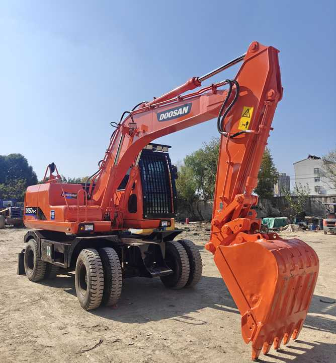 Used Doosan DH150W-7 Model Wheel Excavator Second Hand Machine Popular Brand Korean Doosan Hydraulic Machinery - Колёсный экскаватор: фото 4 Used Doosan DH150W-7 Model Wheel Excavator Second Hand Machine Popular Brand Korean Doosan Hydraulic Machinery - Колёсный экскаватор: фото 4