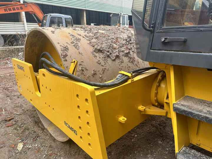 Компактор Used Heavy Construction Equipment BW217D Second Hand Road Rollers Used Machine Hot Sale [ Copy ]: фото 6