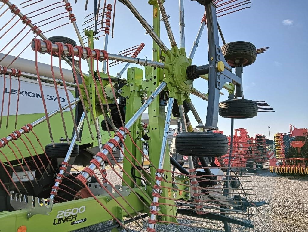 Claas LINER 2600 TREND - Сеноворошилка: фото 5 Claas LINER 2600 TREND - Сеноворошилка: фото 5