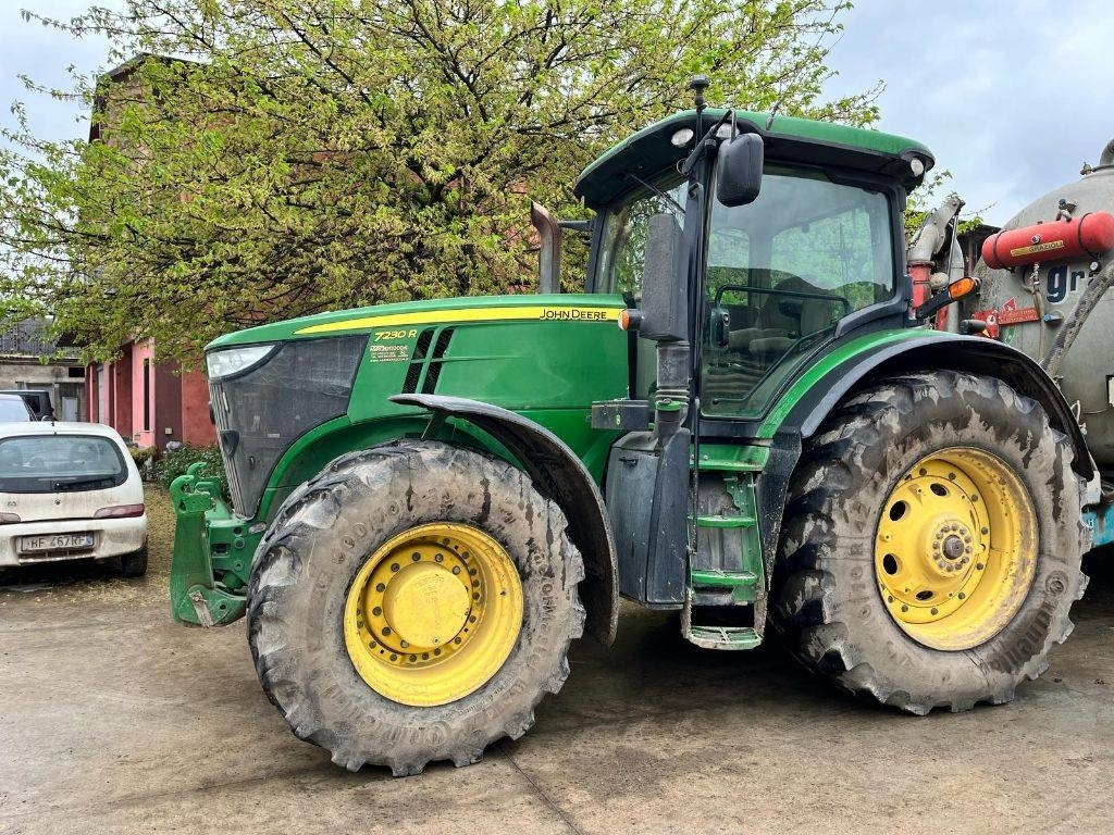John Deere 7230 R - Трактор: фото 2 John Deere 7230 R - Трактор: фото 2