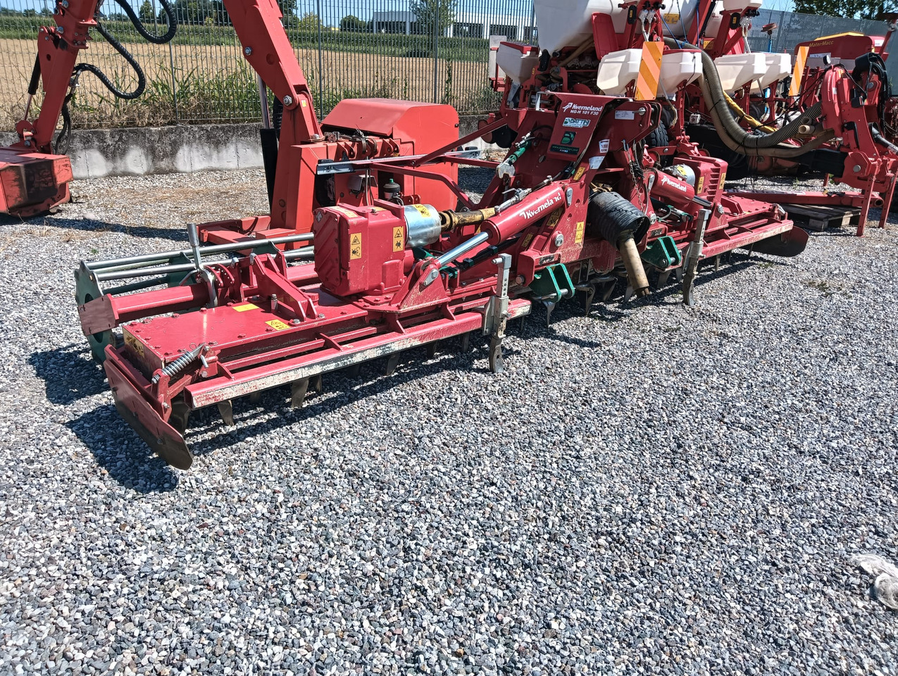 KVERNELAND NG-H 101 F30 - Активная борона: фото 1 KVERNELAND NG-H 101 F30 - Активная борона: фото 1