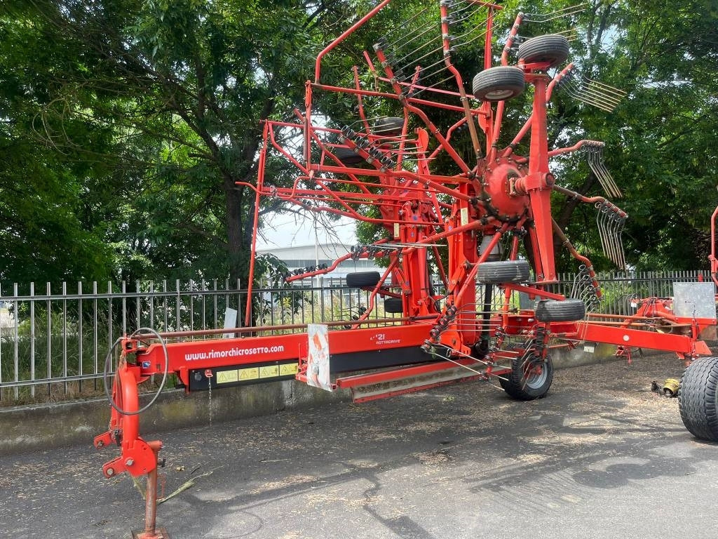 Kuhn GA 8121 - Сеноворошилка: фото 3 Kuhn GA 8121 - Сеноворошилка: фото 3