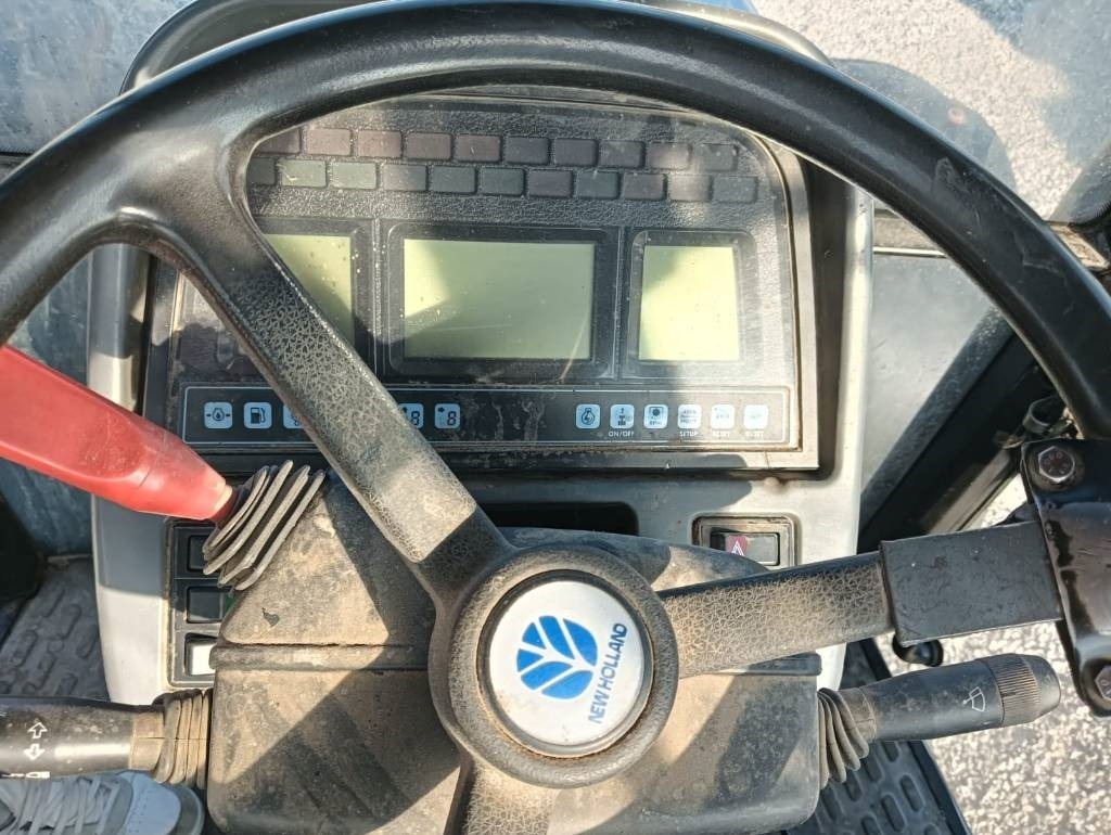 New Holland TS 100 - Трактор: фото 2 New Holland TS 100 - Трактор: фото 2