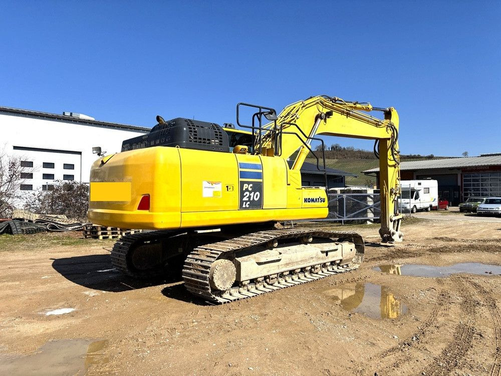 Komatsu PC210LC-11 - Гусеничный экскаватор: фото 2 Komatsu PC210LC-11 - Гусеничный экскаватор: фото 2