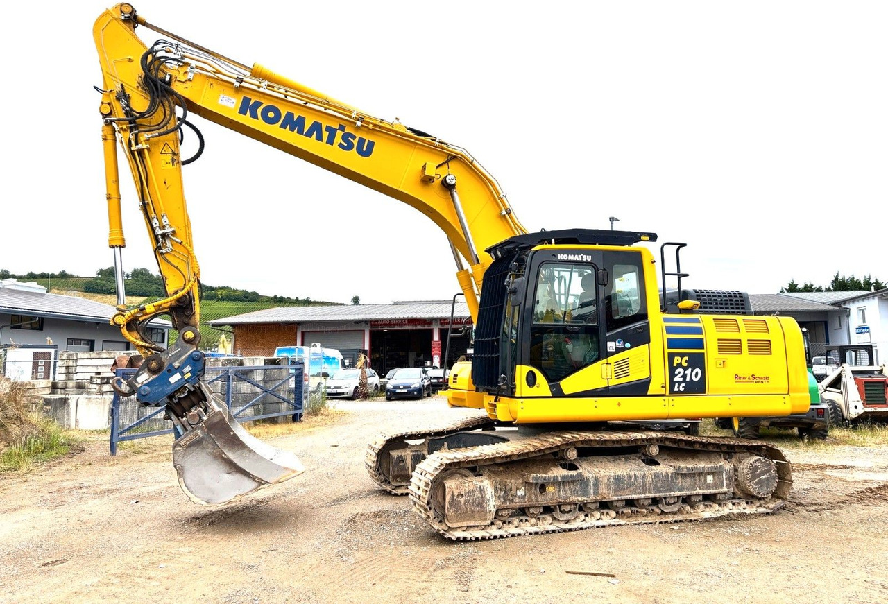 Komatsu PC210LC-11E0 - Гусеничный экскаватор: фото 1 Komatsu PC210LC-11E0 - Гусеничный экскаватор: фото 1