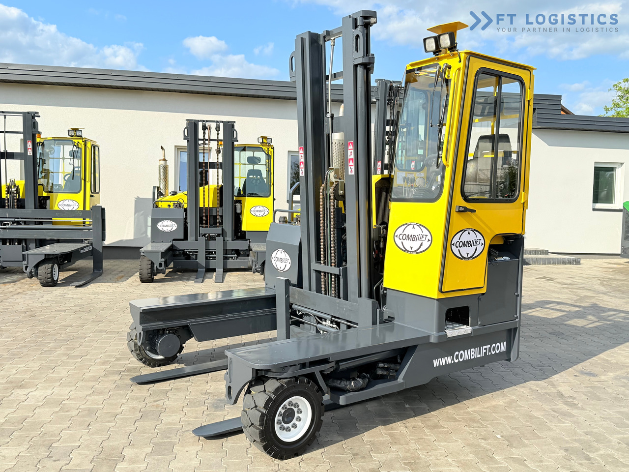 COMBILIFT C4000 / DIESEL / DUPLEX - 4100MM / FORK POSITIONER / ONLY 2951 MTH / LIKE NEW - Четырехсторонний погрузчик: фото 1 COMBILIFT C4000 / DIESEL / DUPLEX - 4100MM / FORK POSITIONER / ONLY 2951 MTH / LIKE NEW - Четырехсторонний погрузчик: фото 1