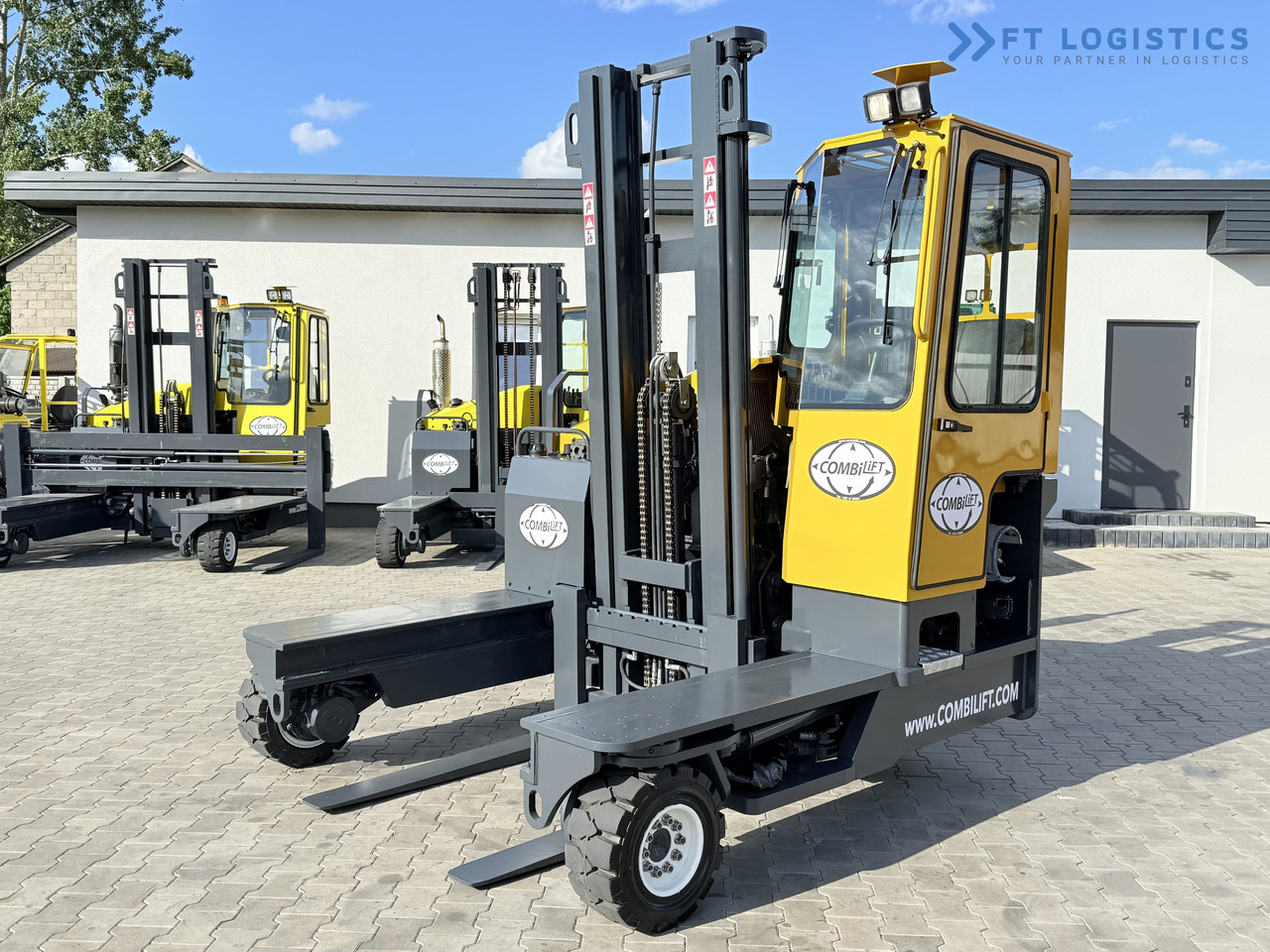 COMBILIFT C4000 / GAS / DUPLEX - 4100MM / SIDE SHIFT / FREE LIFT / FULL HEATED CABIN / ONLY 4223 HOURS / CONDITION – LIKE NEW! - Четырехсторонний погрузчик: фото 2 COMBILIFT C4000 / GAS / DUPLEX - 4100MM / SIDE SHIFT / FREE LIFT / FULL HEATED CABIN / ONLY 4223 HOURS / CONDITION – LIKE NEW! - Четырехсторонний погрузчик: фото 2
