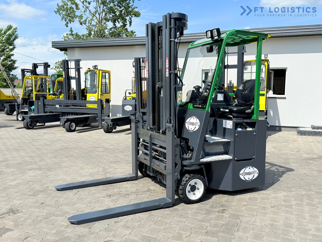 COMBILIFT CB2500 / DIESEL / EXTENDABLE FORKS / TRIPLEX / 5500MM / FREE LIFT / SIDE SHIFT / FORK POSITIONER / LIKE NEW - Четырехсторонний погрузчик: фото 3 COMBILIFT CB2500 / DIESEL / EXTENDABLE FORKS / TRIPLEX / 5500MM / FREE LIFT / SIDE SHIFT / FORK POSITIONER / LIKE NEW - Четырехсторонний погрузчик: фото 3