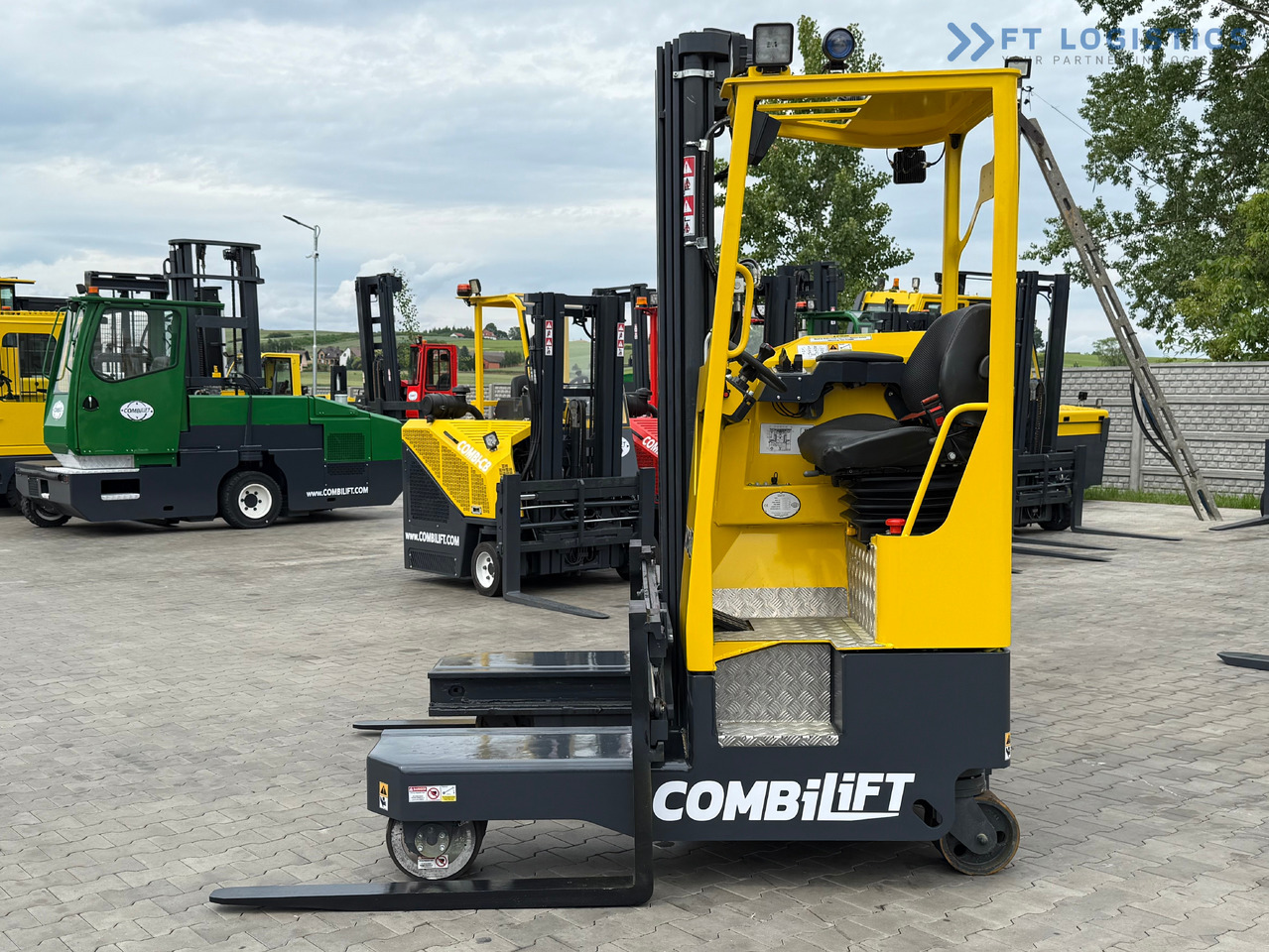 COMBILIFT MR / ELECTRIC / TRIPLEX – 6000MM / FULL FREE LIFT / WIDE POSITIONER / FORK SIDESHIFT / ONLY 1400 HOURS / LIKE NEW - Четырехсторонний погрузчик: фото 2 COMBILIFT MR / ELECTRIC / TRIPLEX – 6000MM / FULL FREE LIFT / WIDE POSITIONER / FORK SIDESHIFT / ONLY 1400 HOURS / LIKE NEW - Четырехсторонний погрузчик: фото 2