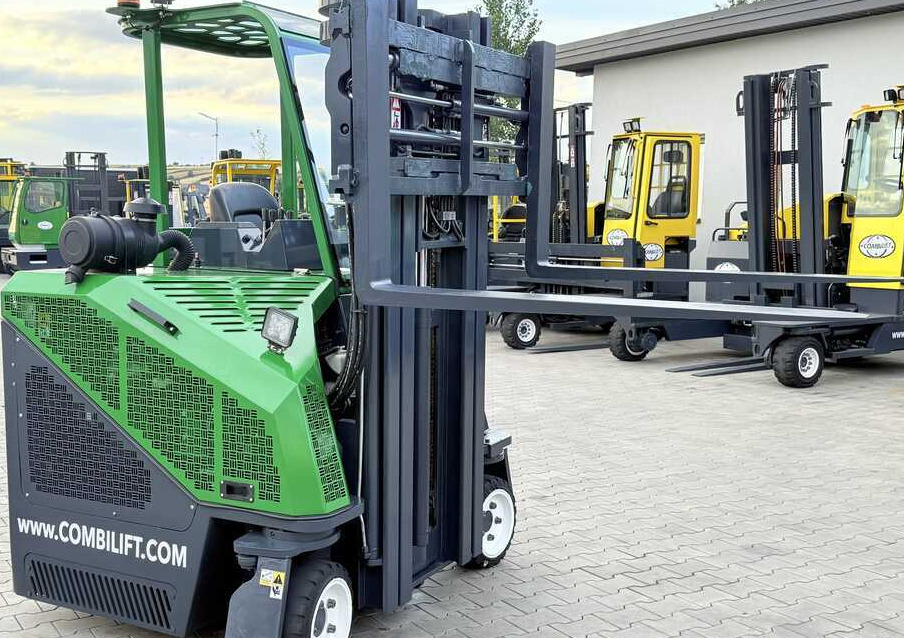 Combilift C2500CB / GAS / TRIPLEX - 4900MM / FREE-LIFT / POSITIONER / SIDE SHIFT / LIKE NEW - Четырехсторонний погрузчик: фото 1 Combilift C2500CB / GAS / TRIPLEX - 4900MM / FREE-LIFT / POSITIONER / SIDE SHIFT / LIKE NEW - Четырехсторонний погрузчик: фото 1