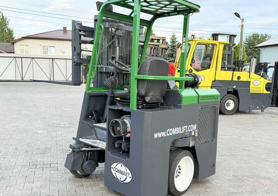 Combilift C2500CB / GAS / TRIPLEX - 4900MM / FREE-LIFT / POSITIONER / SIDE SHIFT / LIKE NEW - Четырехсторонний погрузчик: фото 5 Combilift C2500CB / GAS / TRIPLEX - 4900MM / FREE-LIFT / POSITIONER / SIDE SHIFT / LIKE NEW - Четырехсторонний погрузчик: фото 5