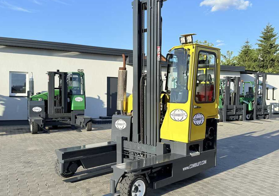 Combilift C3000 / GAS / TRIPLEX - 7600MM / FREE-LIFT / POSITIONER / A comprehensive range of four-way and side-loading forklifts. - Четырехсторонний погрузчик: фото 1 Combilift C3000 / GAS / TRIPLEX - 7600MM / FREE-LIFT / POSITIONER / A comprehensive range of four-way and side-loading forklifts. - Четырехсторонний погрузчик: фото 1