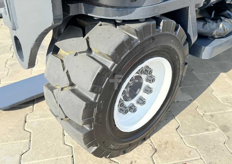 Combilift C4000 / DIESEL / DUPLEX - 4100MM / POSITIONER / ONLY 2951 MTH / LIKE NEW - Четырехсторонний погрузчик: фото 2 Combilift C4000 / DIESEL / DUPLEX - 4100MM / POSITIONER / ONLY 2951 MTH / LIKE NEW - Четырехсторонний погрузчик: фото 2