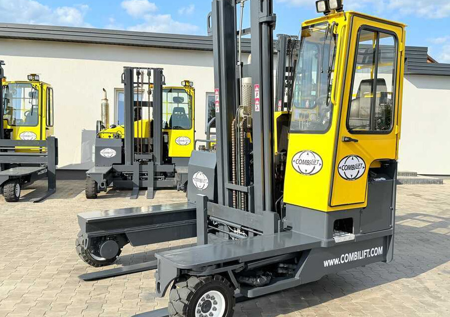 Combilift C4000 / DIESEL / DUPLEX - 4100MM / POSITIONER / ONLY 2951 MTH / LIKE NEW - Четырехсторонний погрузчик: фото 1 Combilift C4000 / DIESEL / DUPLEX - 4100MM / POSITIONER / ONLY 2951 MTH / LIKE NEW - Четырехсторонний погрузчик: фото 1