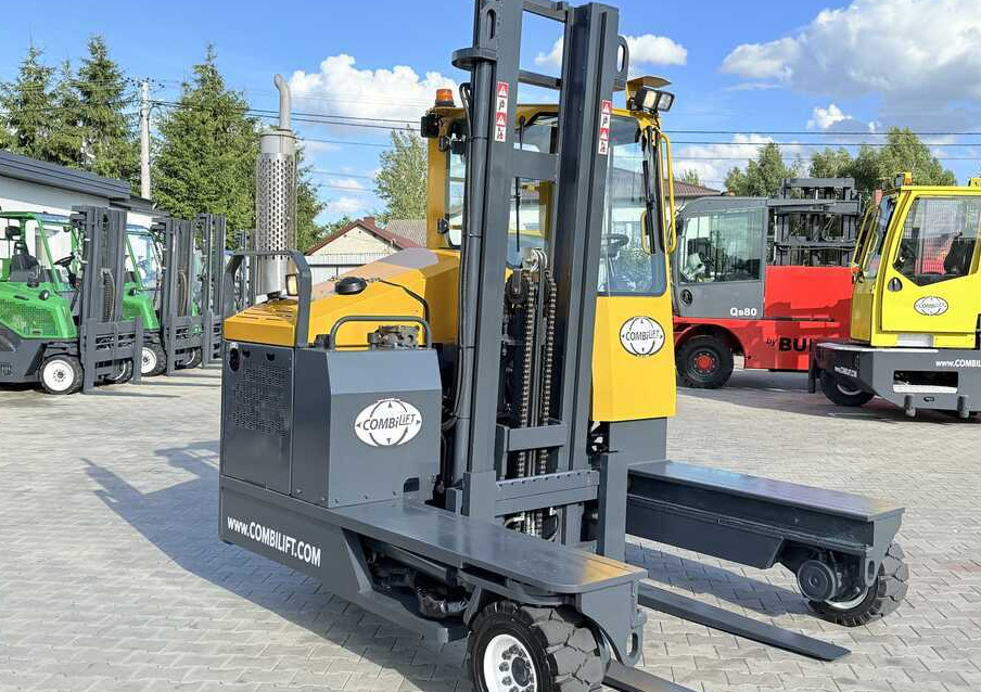 Combilift C4000 / GAS / DUPLEX - 4100MM / SIDE SHIFT / FREE LIFT / FULL HEATED CABIN / ONLY 4223 HOURS / CONDITION – LIKE NEW! - Четырехсторонний погрузчик: фото 4 Combilift C4000 / GAS / DUPLEX - 4100MM / SIDE SHIFT / FREE LIFT / FULL HEATED CABIN / ONLY 4223 HOURS / CONDITION – LIKE NEW! - Четырехсторонний погрузчик: фото 4
