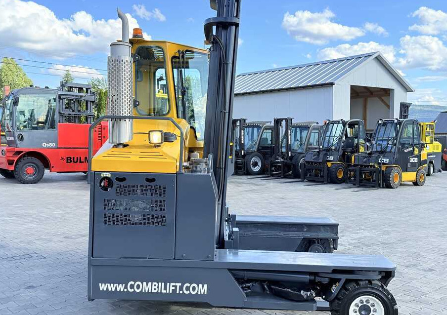 Combilift C4000 / GAS / DUPLEX - 4100MM / SIDE SHIFT / FREE LIFT / FULL HEATED CABIN / ONLY 4223 HOURS / CONDITION – LIKE NEW! - Четырехсторонний погрузчик: фото 5 Combilift C4000 / GAS / DUPLEX - 4100MM / SIDE SHIFT / FREE LIFT / FULL HEATED CABIN / ONLY 4223 HOURS / CONDITION – LIKE NEW! - Четырехсторонний погрузчик: фото 5