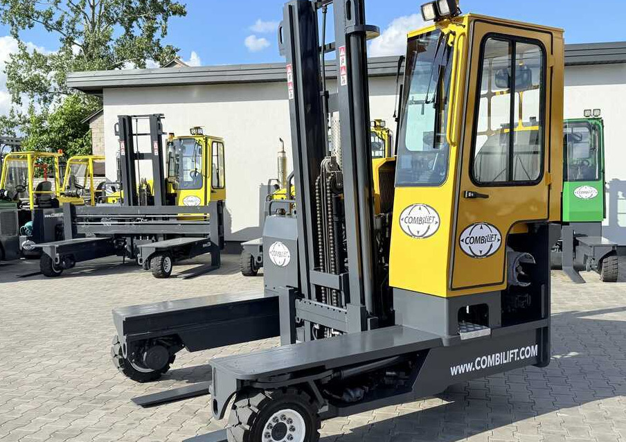 Combilift C4000 / GAS / DUPLEX - 4100MM / SIDE SHIFT / FREE LIFT / FULL HEATED CABIN / ONLY 4223 HOURS / CONDITION – LIKE NEW! - Четырехсторонний погрузчик: фото 1 Combilift C4000 / GAS / DUPLEX - 4100MM / SIDE SHIFT / FREE LIFT / FULL HEATED CABIN / ONLY 4223 HOURS / CONDITION – LIKE NEW! - Четырехсторонний погрузчик: фото 1
