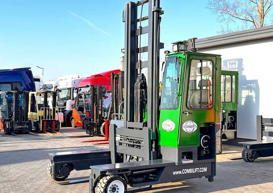 Combilift C4000 / LPG / DUPLEX / LIFTING HEIGHT 550CM / FREE LIFT / LIKE NEW - Четырехсторонний погрузчик: фото 1 Combilift C4000 / LPG / DUPLEX / LIFTING HEIGHT 550CM / FREE LIFT / LIKE NEW - Четырехсторонний погрузчик: фото 1