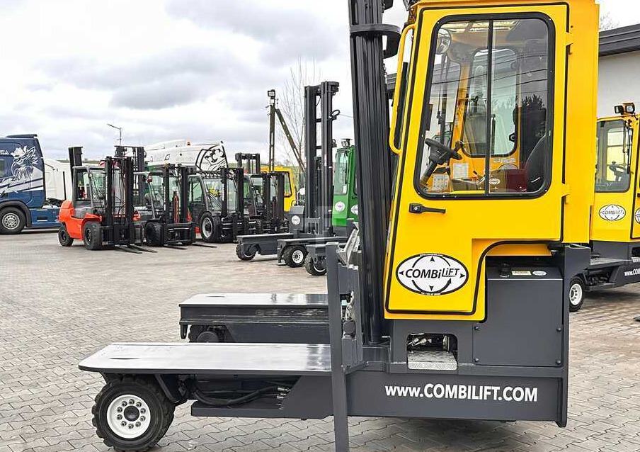 Combilift C4500 / DUPLEX / 4050MM / DIESEL / WIDE POSITIONER / FREE LIFT / SIDESHIFT / LIKE NEW - Четырехсторонний погрузчик: фото 2 Combilift C4500 / DUPLEX / 4050MM / DIESEL / WIDE POSITIONER / FREE LIFT / SIDESHIFT / LIKE NEW - Четырехсторонний погрузчик: фото 2