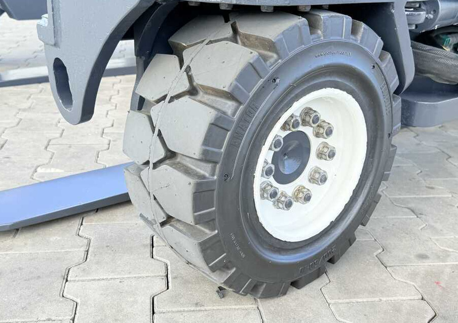 Combilift C4500 / LPG / DUPLEX - 4500MM / FORK POSITIONER / FREE LIFT / FULL CABIN / ONLY 6,178 HOURS / CONDITION – LIKE NEW! - Четырехсторонний погрузчик: фото 5 Combilift C4500 / LPG / DUPLEX - 4500MM / FORK POSITIONER / FREE LIFT / FULL CABIN / ONLY 6,178 HOURS / CONDITION – LIKE NEW! - Четырехсторонний погрузчик: фото 5