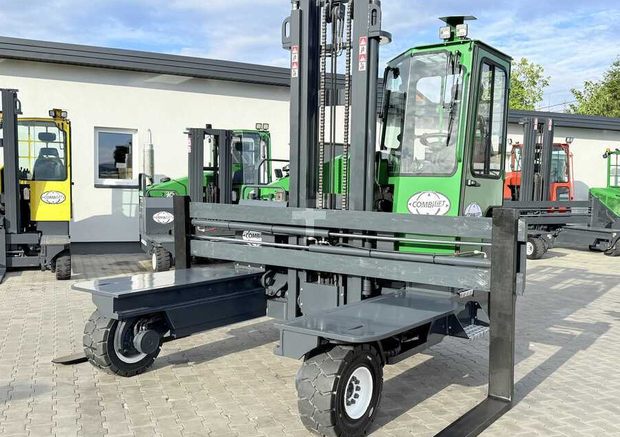 Combilift C5000XL / DIESEL / DUPLEX - 4000MM / WIDE FORK POSITIONER 3350MM / FULL HEATED CABIN / ONLY 6453 HOURS / CONDITION - LIKE NEW! - Четырехсторонний погрузчик: фото 4 Combilift C5000XL / DIESEL / DUPLEX - 4000MM / WIDE FORK POSITIONER 3350MM / FULL HEATED CABIN / ONLY 6453 HOURS / CONDITION - LIKE NEW! - Четырехсторонний погрузчик: фото 4