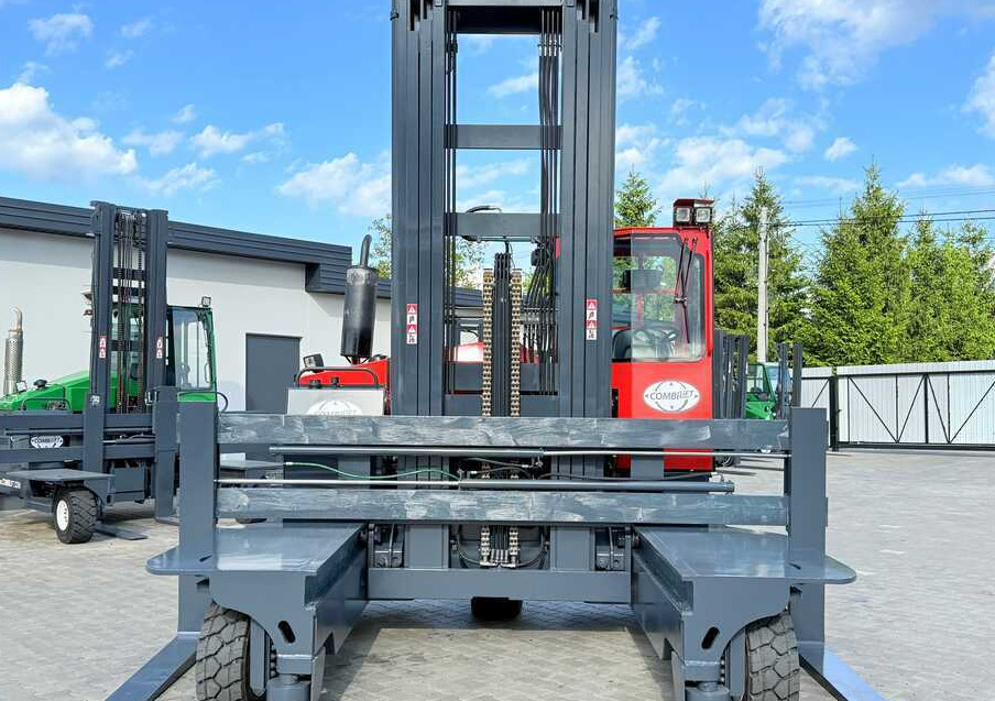 Combilift C8000 / GAS / TRIPLEX 8300 / WIDE FORK POSITIRONER / FREE-LIFT / A comprehensive range of four-way and side-loading forklifts. - Четырехсторонний погрузчик: фото 4 Combilift C8000 / GAS / TRIPLEX 8300 / WIDE FORK POSITIRONER / FREE-LIFT / A comprehensive range of four-way and side-loading forklifts. - Четырехсторонний погрузчик: фото 4