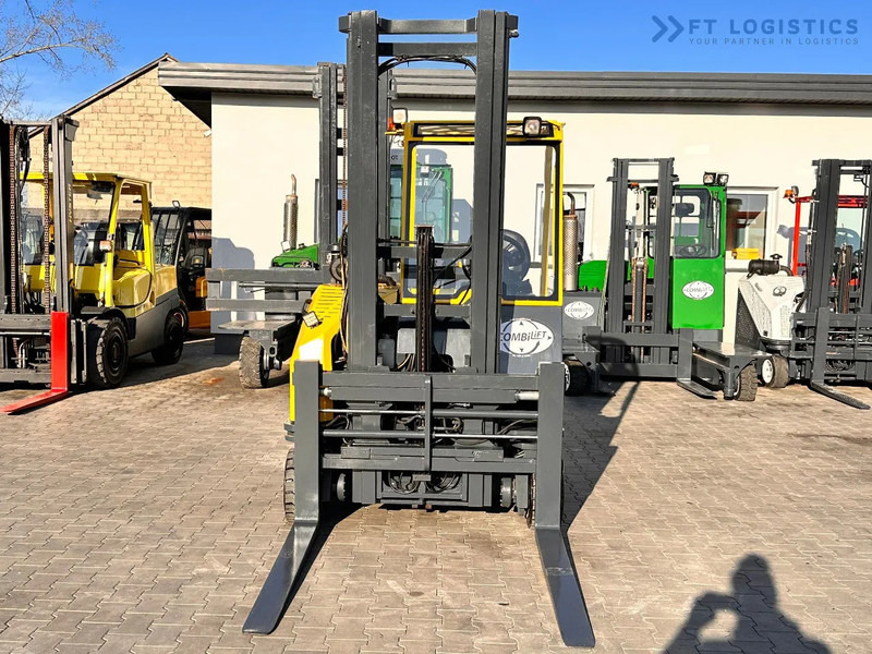 Combilift CB3000 / LPG / DUPLEX / 4000MM / FREE LIFT / NEW TIRES / LIKE NEW CB3000 / LPG / DUPLEX / 4000MM / FREE LIFT / NEW TIRES / LIKE - Четырехсторонний погрузчик: фото 3 Combilift CB3000 / LPG / DUPLEX / 4000MM / FREE LIFT / NEW TIRES / LIKE NEW CB3000 / LPG / DUPLEX / 4000MM / FREE LIFT / NEW TIRES / LIKE - Четырехсторонний погрузчик: фото 3
