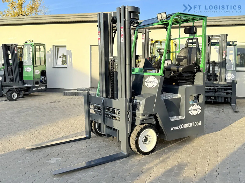 Combilift CB4000 / GAS / TRIPLEX 5200MM / FREE LIFT / FORK POSITIONER / SIDE SHIFT / EXCELLENT CONDITION / Wide range of four-way and side - Четырехсторонний погрузчик: фото 1 Combilift CB4000 / GAS / TRIPLEX 5200MM / FREE LIFT / FORK POSITIONER / SIDE SHIFT / EXCELLENT CONDITION / Wide range of four-way and side - Четырехсторонний погрузчик: фото 1