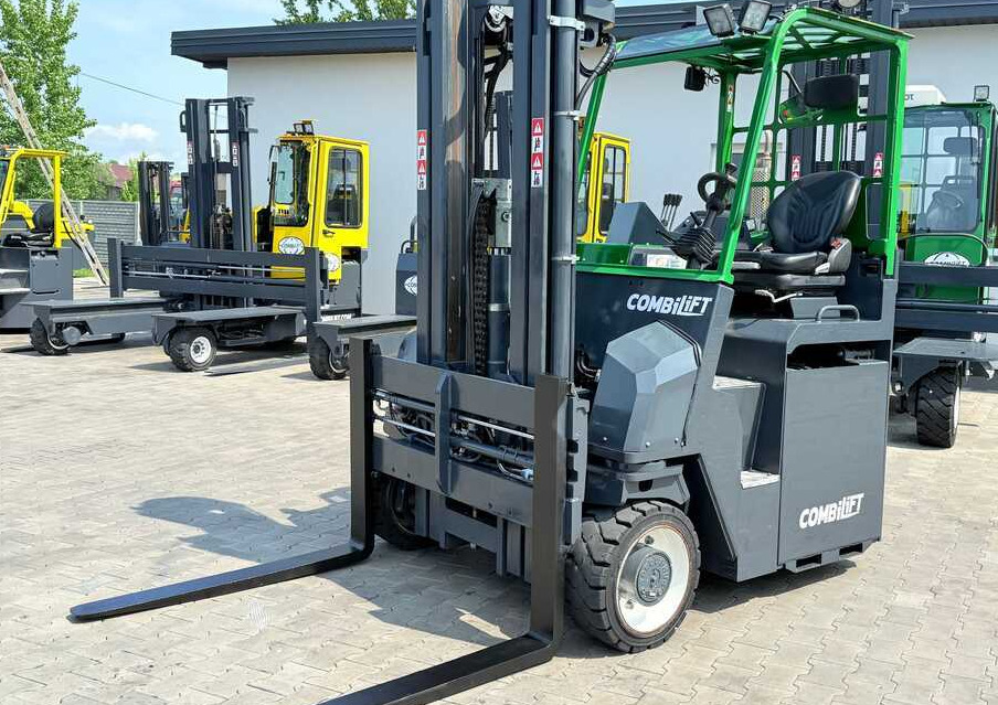 Combilift CBE4000 / TRIPLEX / 5200 / FREE-LIFT - Четырехсторонний погрузчик: фото 1 Combilift CBE4000 / TRIPLEX / 5200 / FREE-LIFT - Четырехсторонний погрузчик: фото 1