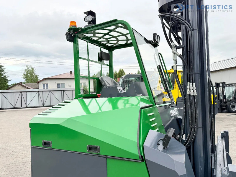 Combilift CBE4000 / TRIPLEX 5200MM / ELECTRIC / FREE LIFT / FORK POSITIONER / SIDE SHIFT / LIKE NEW CBE4000 / TRIPLEX 5200MM / ELECTRIC / - Четырехсторонний погрузчик: фото 4 Combilift CBE4000 / TRIPLEX 5200MM / ELECTRIC / FREE LIFT / FORK POSITIONER / SIDE SHIFT / LIKE NEW CBE4000 / TRIPLEX 5200MM / ELECTRIC / - Четырехсторонний погрузчик: фото 4