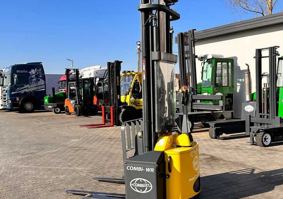 Combilift WR-4 / DUPLEX / 4.5M / 2017 / ONLY 30 HOURS / LIKE NEW / 1500KG - Четырехсторонний погрузчик: фото 4 Combilift WR-4 / DUPLEX / 4.5M / 2017 / ONLY 30 HOURS / LIKE NEW / 1500KG - Четырехсторонний погрузчик: фото 4