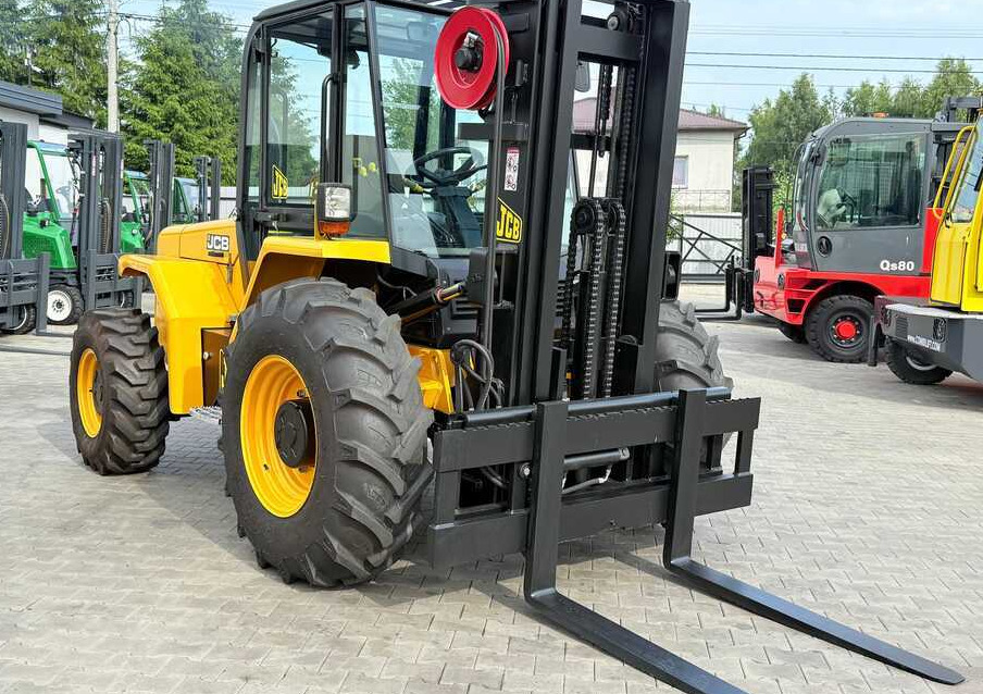 JCB 940 / DIESEL / TRIPLEX 4500MM / FORK POSITIONER / FORK SIDESHIFT / 4T / NEW TYRES / LIKE NEW - Внедорожный погрузчик: фото 5 JCB 940 / DIESEL / TRIPLEX 4500MM / FORK POSITIONER / FORK SIDESHIFT / 4T / NEW TYRES / LIKE NEW - Внедорожный погрузчик: фото 5