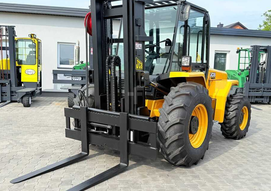 JCB 940 / DIESEL / TRIPLEX 4500MM / FORK POSITIONER / FORK SIDESHIFT / 4T / NEW TYRES / LIKE NEW - Внедорожный погрузчик: фото 3 JCB 940 / DIESEL / TRIPLEX 4500MM / FORK POSITIONER / FORK SIDESHIFT / 4T / NEW TYRES / LIKE NEW - Внедорожный погрузчик: фото 3
