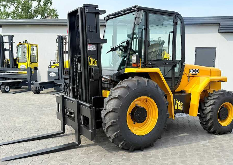 JCB 940 / DIESEL / TRIPLEX 4500MM / FORK POSITIONER / FORK SIDESHIFT / 4T / NEW TYRES / LIKE NEW - Внедорожный погрузчик: фото 2 JCB 940 / DIESEL / TRIPLEX 4500MM / FORK POSITIONER / FORK SIDESHIFT / 4T / NEW TYRES / LIKE NEW - Внедорожный погрузчик: фото 2