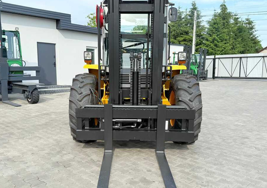 JCB 940 / DIESEL / TRIPLEX 4500MM / FORK POSITIONER / FORK SIDESHIFT / 4T / NEW TYRES / LIKE NEW - Внедорожный погрузчик: фото 4 JCB 940 / DIESEL / TRIPLEX 4500MM / FORK POSITIONER / FORK SIDESHIFT / 4T / NEW TYRES / LIKE NEW - Внедорожный погрузчик: фото 4