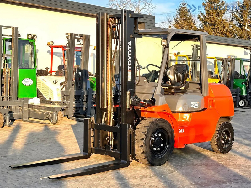 Toyota 42-4FD40 / DIESEL / 4500KG / DUPLEX / FORKS 1400MM / WELL-MAINTAINED 42-4FD40 / DIESEL / 4500KG / DUPLEX / FORKS 1400MM / WELL-M - Дизельный погрузчик: фото 1 Toyota 42-4FD40 / DIESEL / 4500KG / DUPLEX / FORKS 1400MM / WELL-MAINTAINED 42-4FD40 / DIESEL / 4500KG / DUPLEX / FORKS 1400MM / WELL-M - Дизельный погрузчик: фото 1