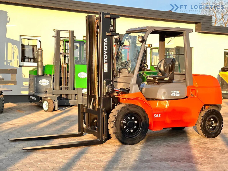 Toyota 42-4FD40 / DIESEL / 4500KG / DUPLEX / FORKS 1400MM / WELL-MAINTAINED 42-4FD40 / DIESEL / 4500KG / DUPLEX / FORKS 1400MM / WELL-M - Дизельный погрузчик: фото 3 Toyota 42-4FD40 / DIESEL / 4500KG / DUPLEX / FORKS 1400MM / WELL-MAINTAINED 42-4FD40 / DIESEL / 4500KG / DUPLEX / FORKS 1400MM / WELL-M - Дизельный погрузчик: фото 3