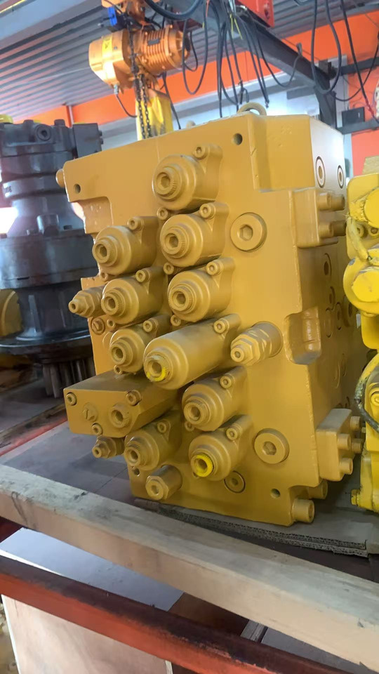 HYUNDAI R210-7 - Гидравлический клапан для Экскаваторов: фото 1 HYUNDAI R210-7 - Гидравлический клапан для Экскаваторов: фото 1