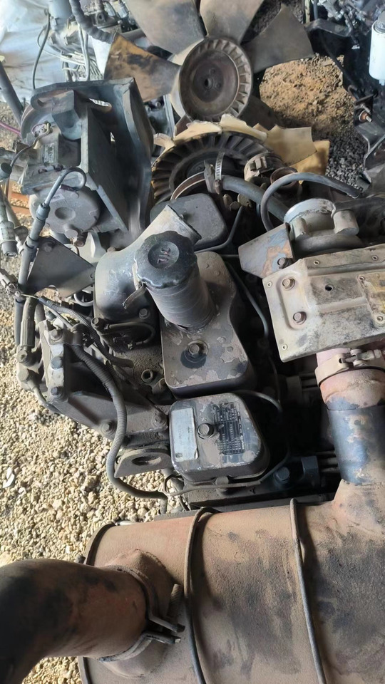 KOMATSU 4D102E-2 - Двигатель для Экскаваторов: фото 2 KOMATSU 4D102E-2 - Двигатель для Экскаваторов: фото 2