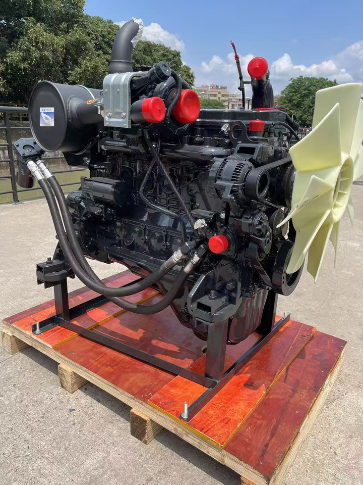 KOMATSU 6D107E-1 - Двигатель для Экскаваторов: фото 1 KOMATSU 6D107E-1 - Двигатель для Экскаваторов: фото 1