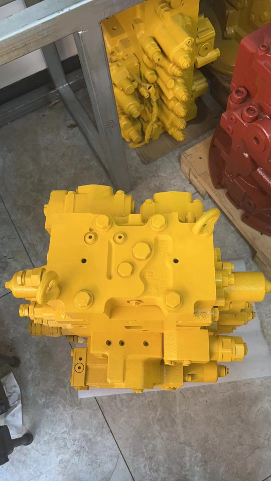 KOMATSU 723-48-26701 - Гидравлический клапан для Экскаваторов: фото 1 KOMATSU 723-48-26701 - Гидравлический клапан для Экскаваторов: фото 1