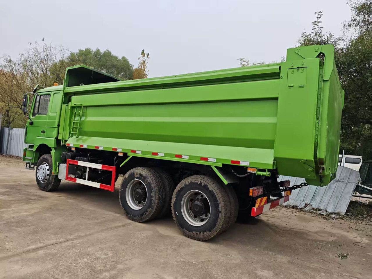 SHACMAN F3000 - Грузовик-цистерна: фото 1 SHACMAN F3000 - Грузовик-цистерна: фото 1