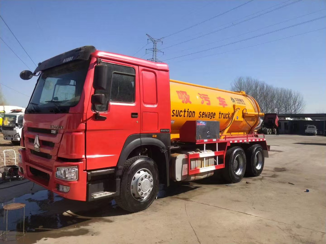 SINOTRUK SINOTRUK 336 suction sewage truck - Грузовик-контейнеровоз/ Сменный кузов: фото 2 SINOTRUK SINOTRUK 336 suction sewage truck - Грузовик-контейнеровоз/ Сменный кузов: фото 2
