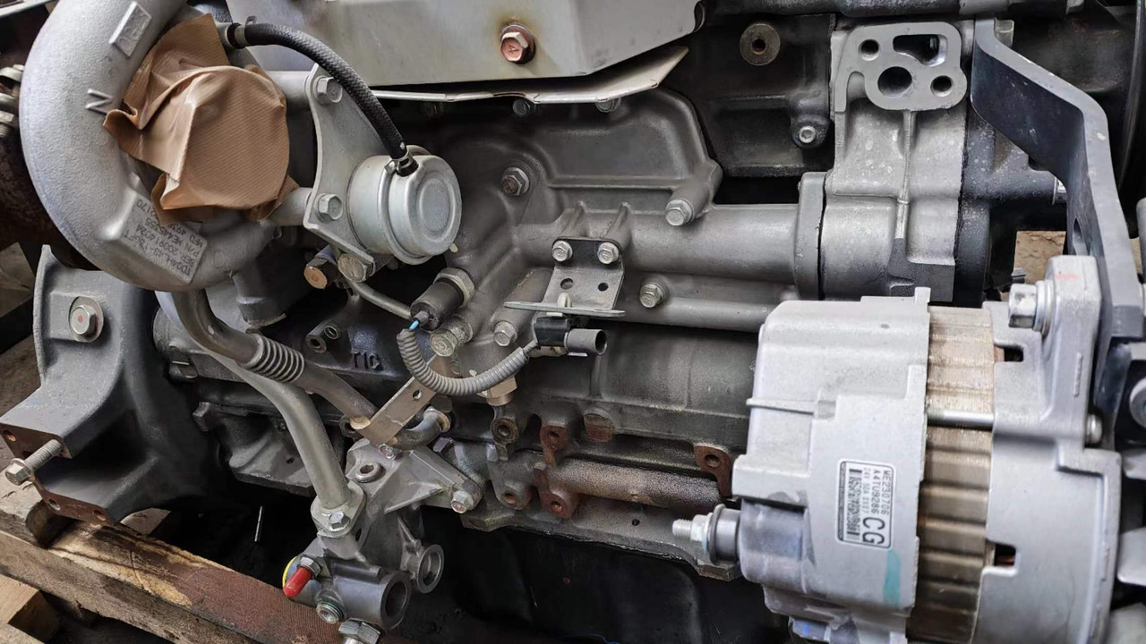 YANMAR 4M50 - Двигатель для Экскаваторов: фото 1 YANMAR 4M50 - Двигатель для Экскаваторов: фото 1