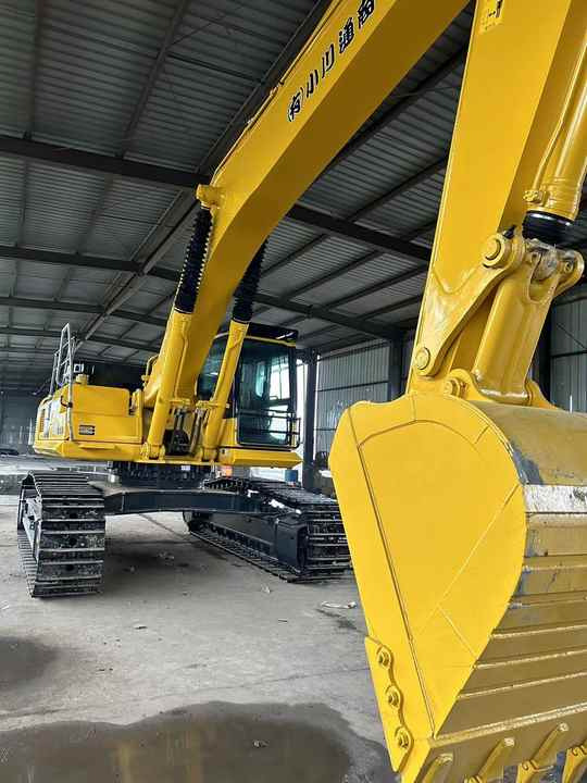 90% New KOMATSU PC450-8 Used Excavator Construction Excavators, Strong Power, Low Price, and Very Good Quality - Гусеничный экскаватор: фото 4 90% New KOMATSU PC450-8 Used Excavator Construction Excavators, Strong Power, Low Price, and Very Good Quality - Гусеничный экскаватор: фото 4